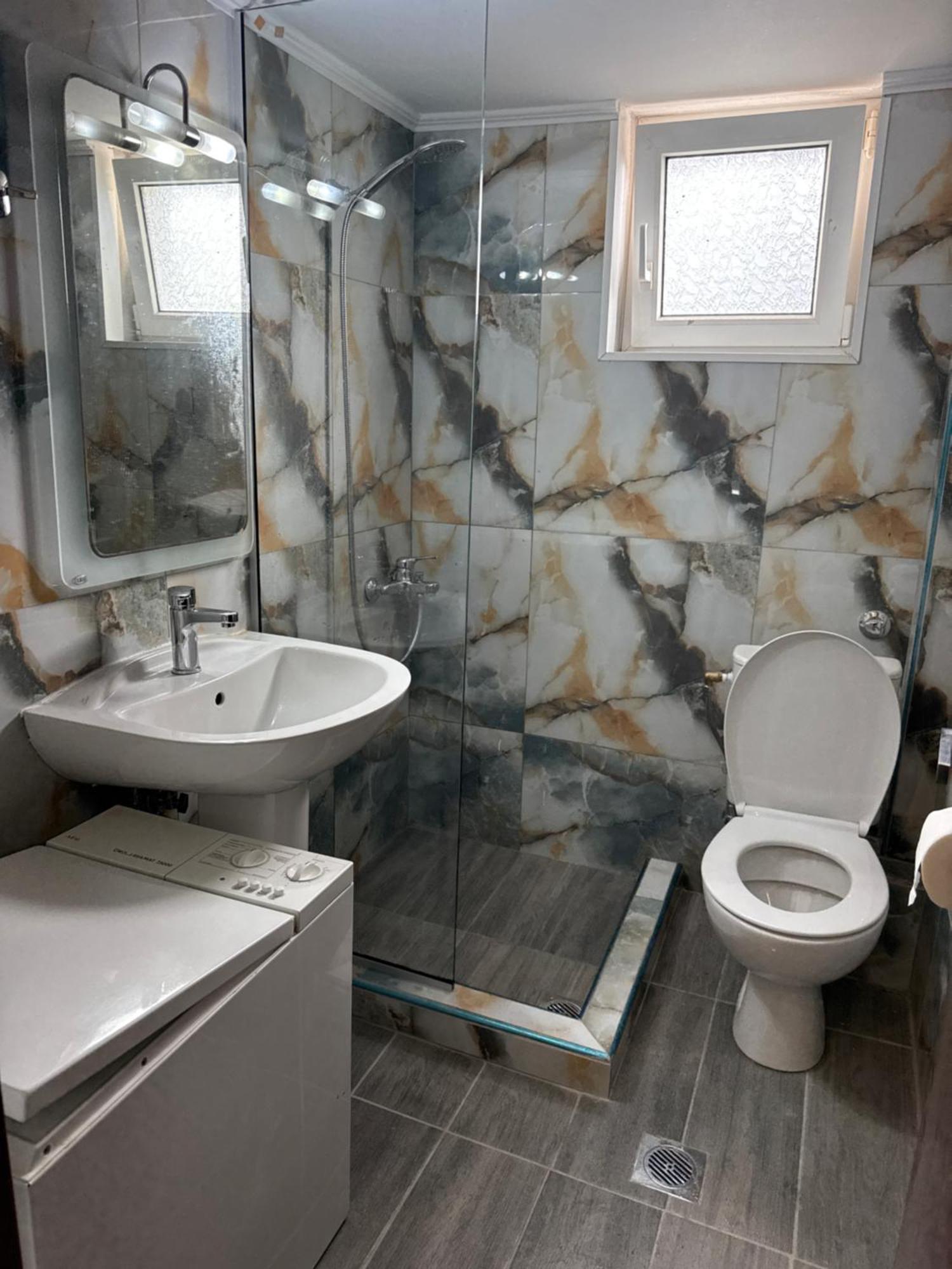 شقة Adrianos House By The Sea Nea Iraklitsa المظهر الخارجي الصورة